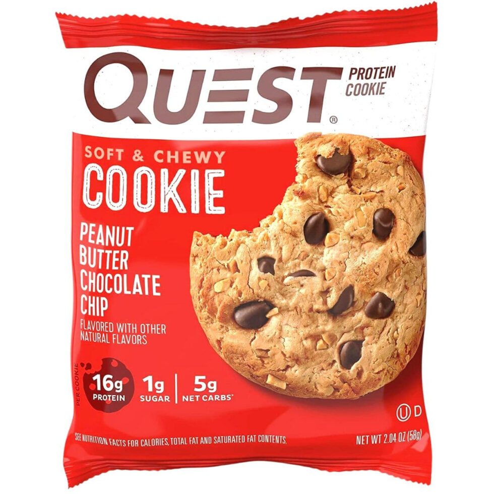 Quest cookie. Протеиновое печенье Quest. Печенье с шоколадной крошкой. Протеиновое печенье с шоколадом и орехами. Протеиновое печенье с арахисом.